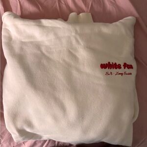 white fox cream/red hoodie